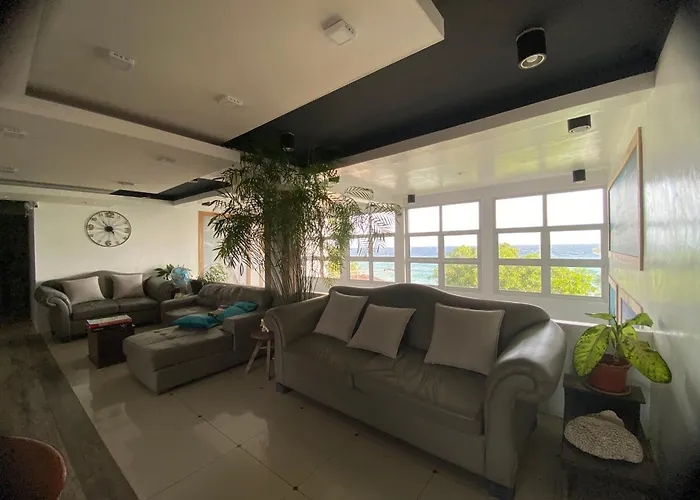 Vandrerhjem Dapdap Shorelines Beachfront